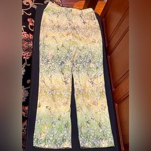 Band Paris green floral capri length slacks